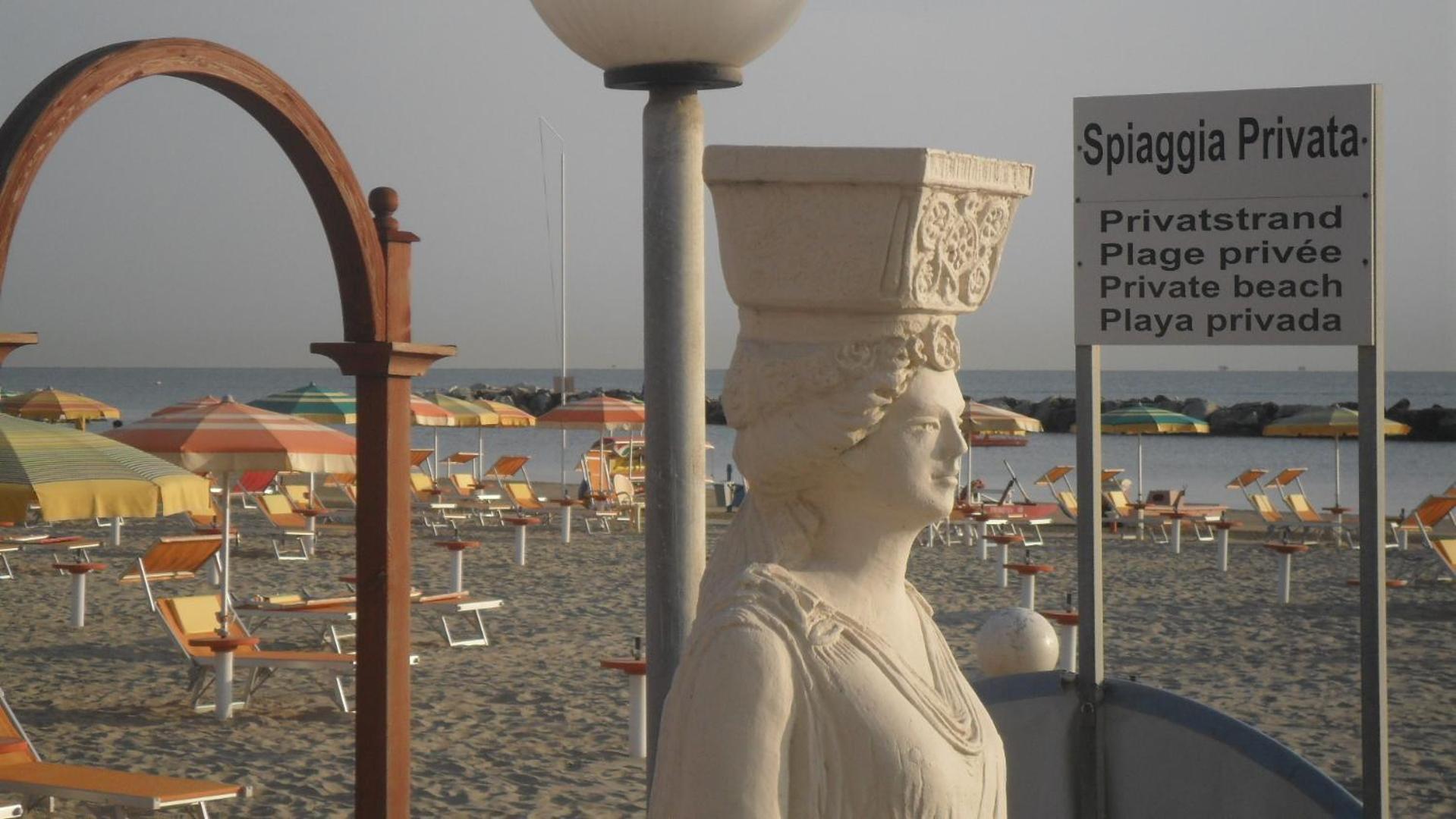 Hotel Giordano Spiaggia Torre Pedrera Esterno foto