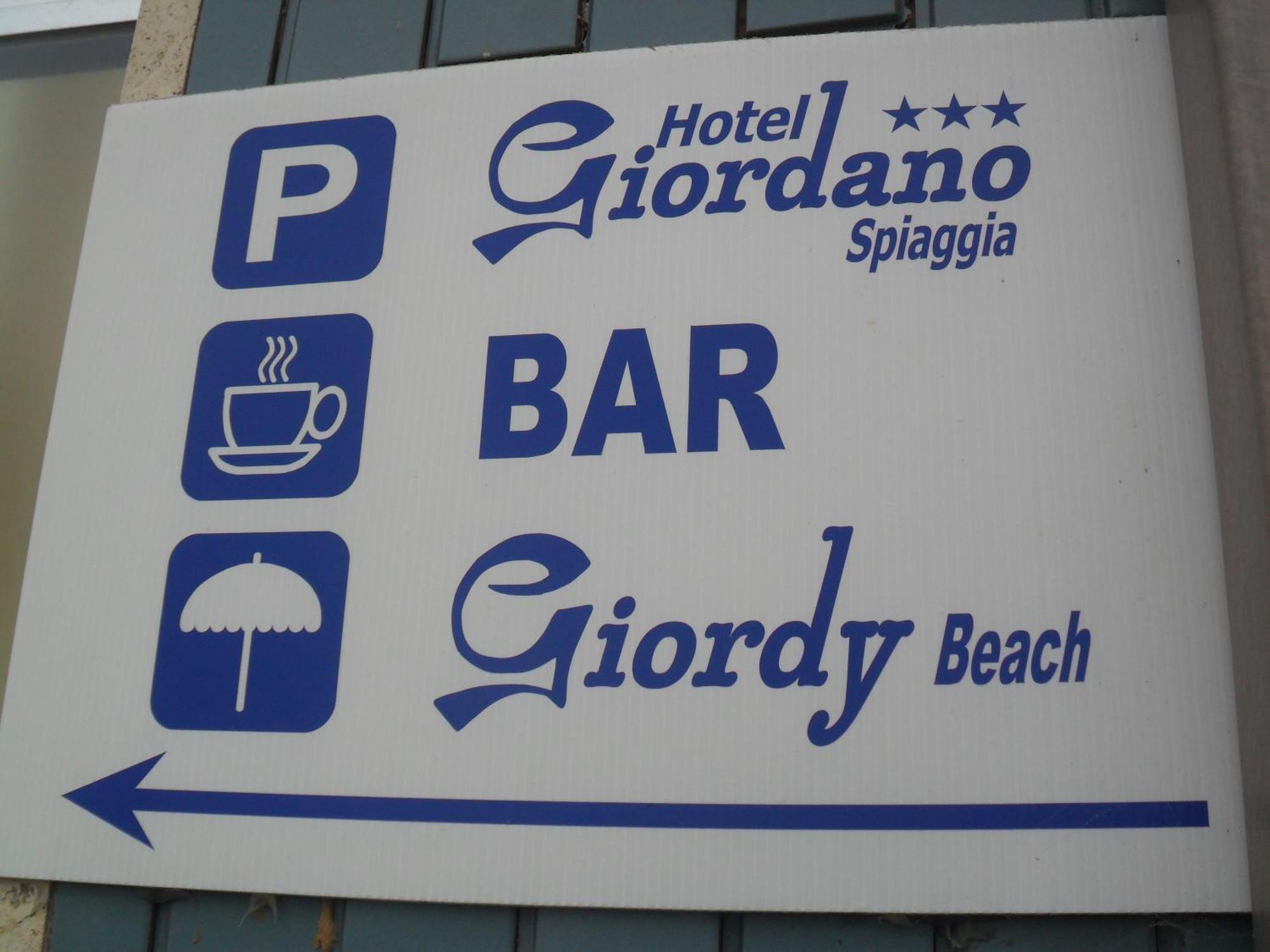 Hotel Giordano Spiaggia Torre Pedrera Esterno foto