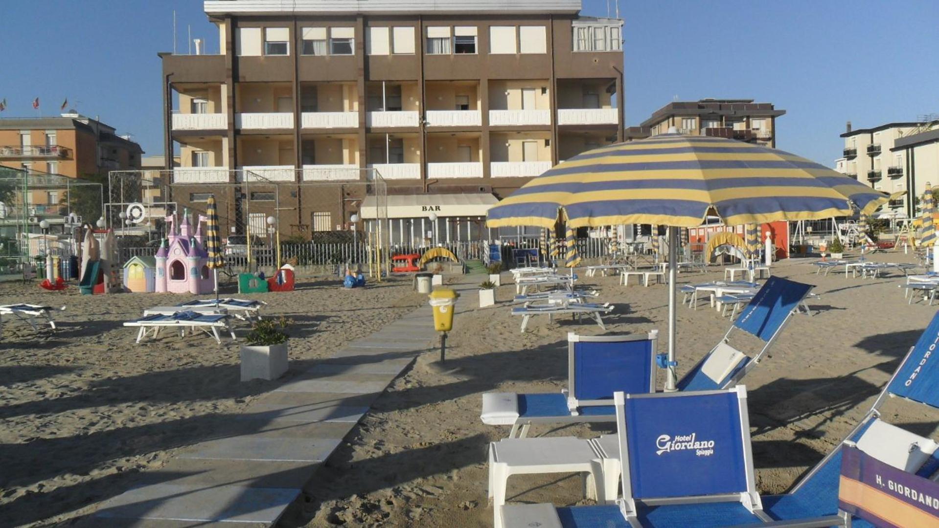 Hotel Giordano Spiaggia Torre Pedrera Esterno foto