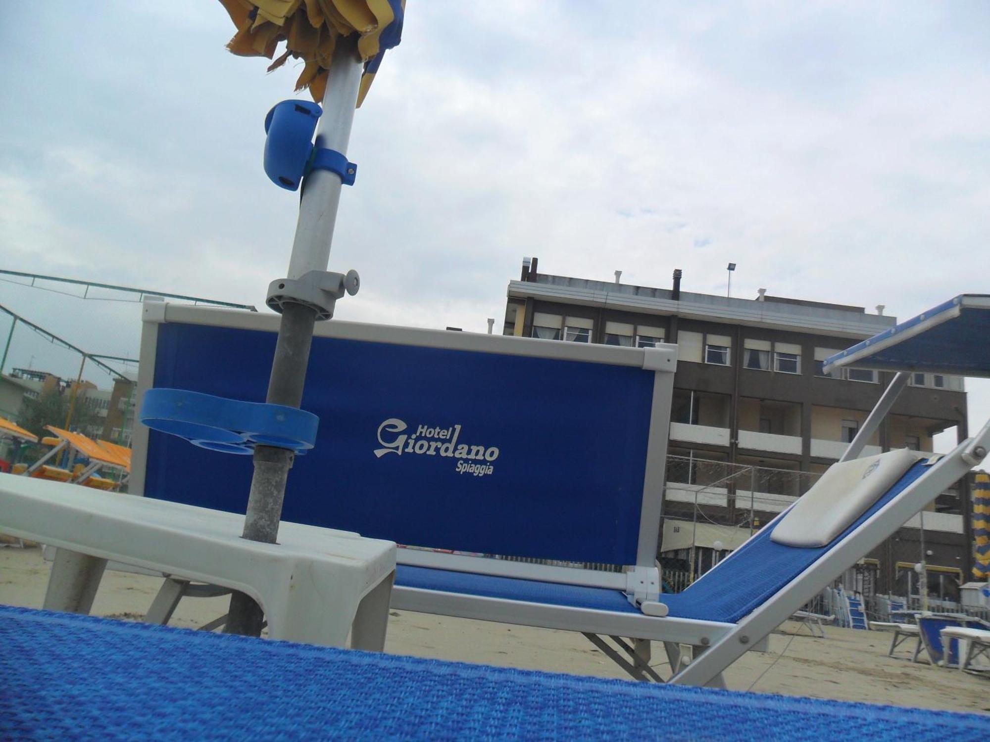 Hotel Giordano Spiaggia Torre Pedrera Esterno foto