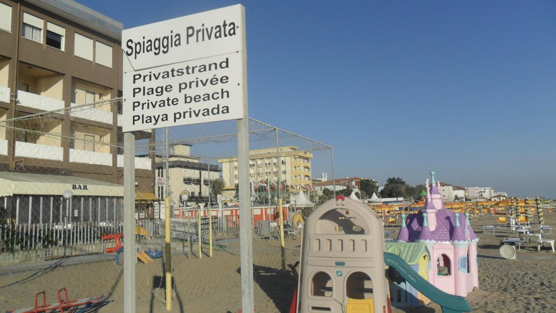 Hotel Giordano Spiaggia Torre Pedrera Esterno foto