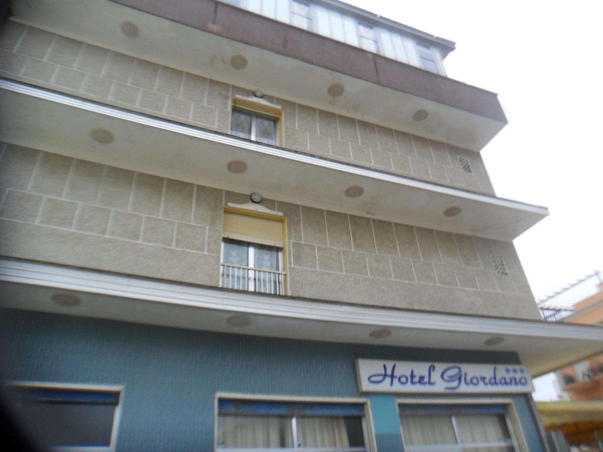 Hotel Giordano Spiaggia Torre Pedrera Esterno foto